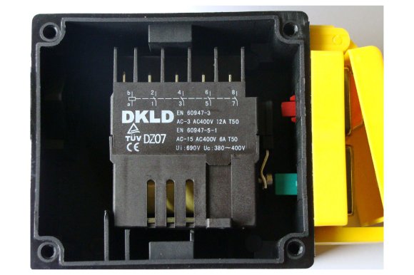 Wyłącznik elektromagnetyczny DKLD DZ08-3A5 + wtyk 16A 5P